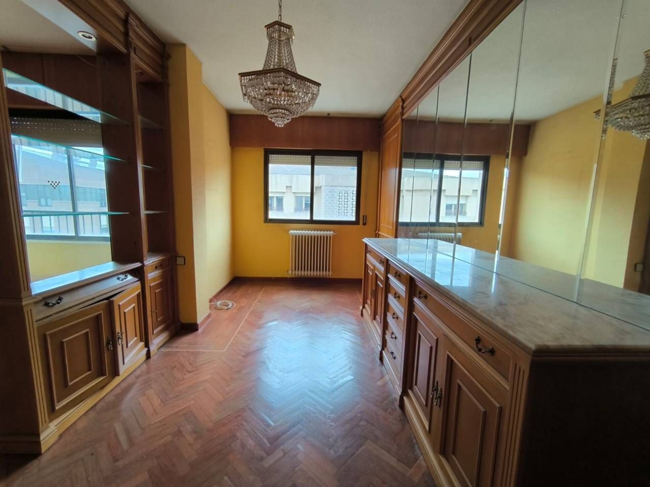 Dormitori de Pis en venda en  Albacete Capital amb Calefacció, Parquet i Balcó