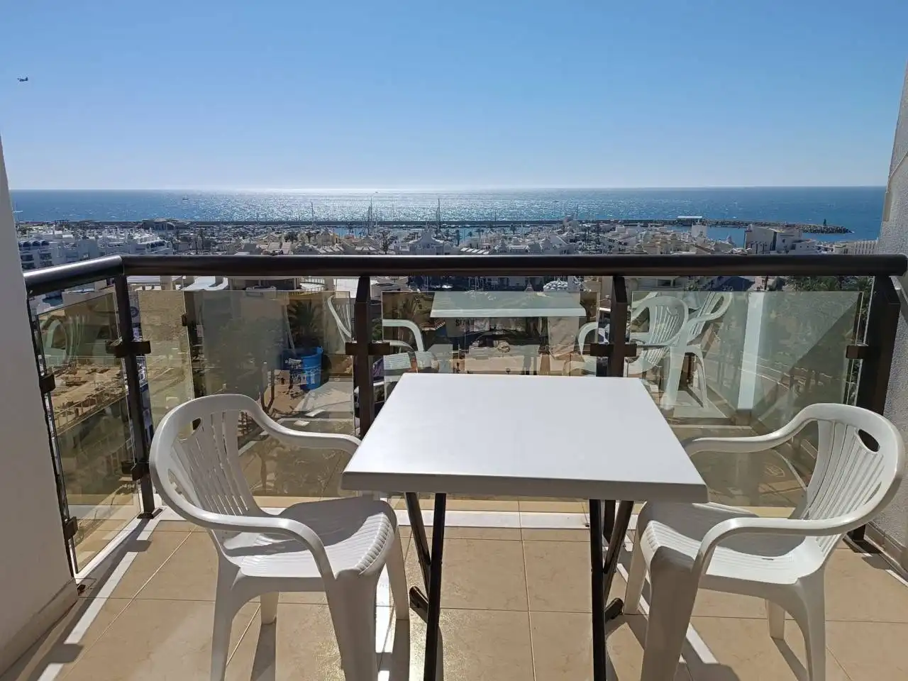 Terrasse von Wohnungen zur Miete in Benalmádena mit Klimaanlage, Terrasse und Möbliert
