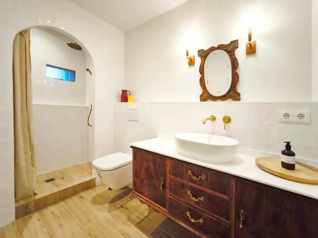 Badezimmer von Wohnung zum Verkauf in Campdevànol mit Heizung, Terrasse und Möbliert