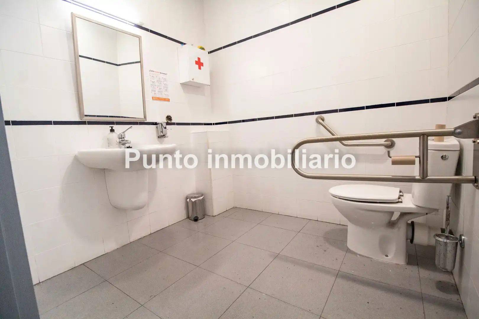 Badezimmer von Geschaftsraum zum Verkauf in Valladolid mit Klimaanlage und Heizung