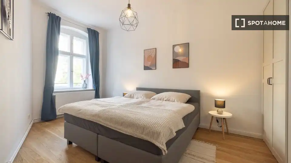Dormitori de Apartament per a compartir en Collado de la Vera amb Aire condicionat, Calefacció i Terrassa