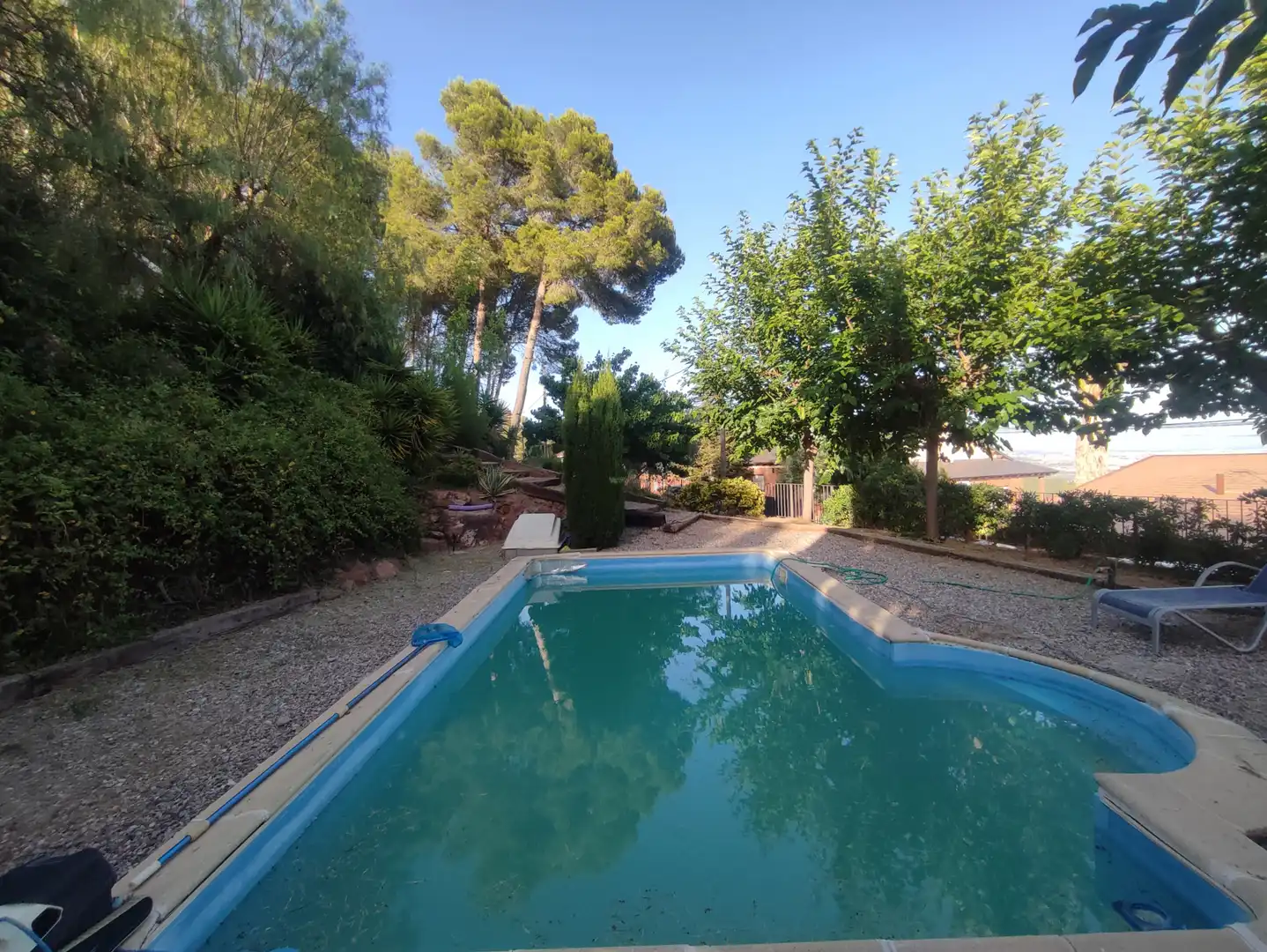 Piscina de Casa o xalet en venda en Pallejà amb Aire condicionat, Calefacció i Jardí privat