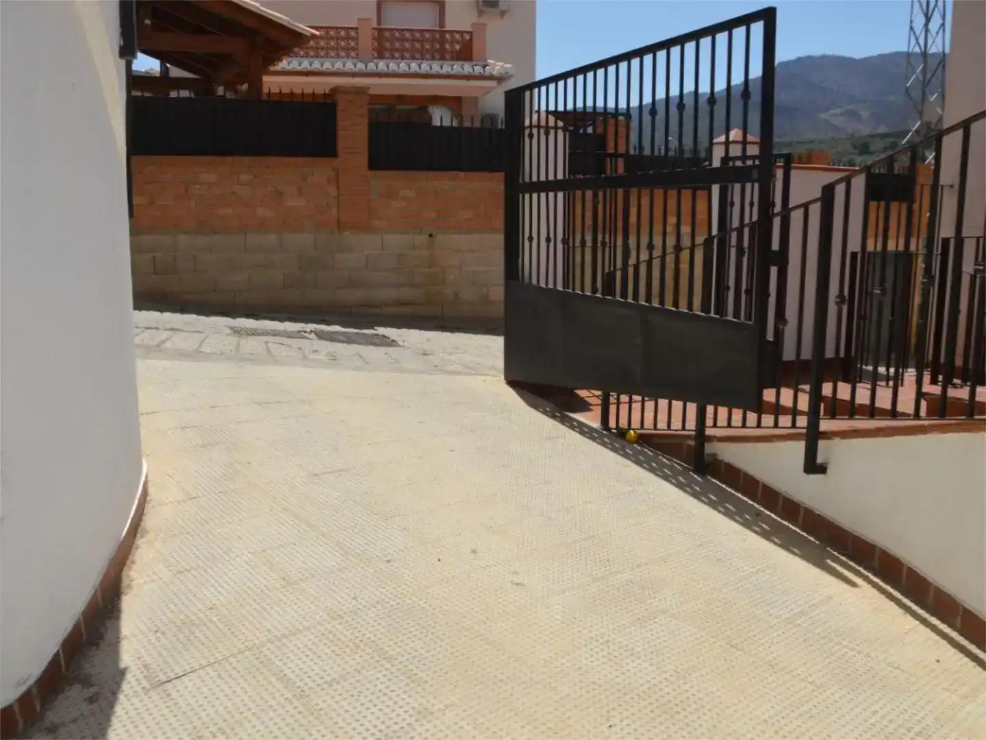 Aparcament de Dúplex en venda en Albuñuelas amb Aire condicionat, Jardí privat i Traster