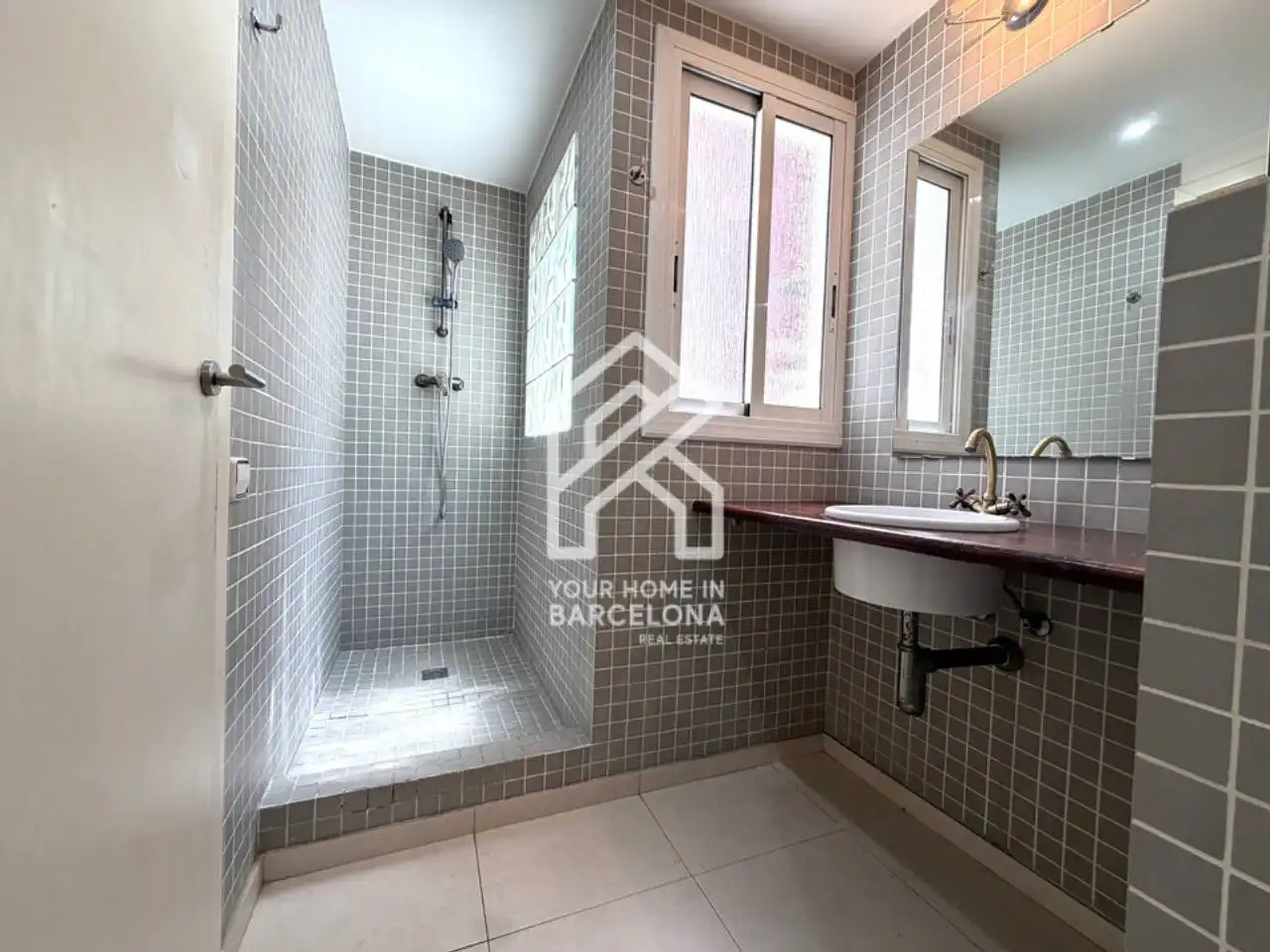 Baño de Piso en venta en Montcada i Reixac con Parquet