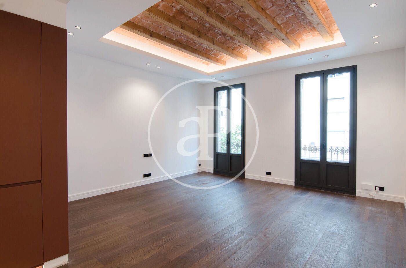 Exterior view of Flat for sale in  Barcelona Capital  with Air Conditioner, Heating and Balcony