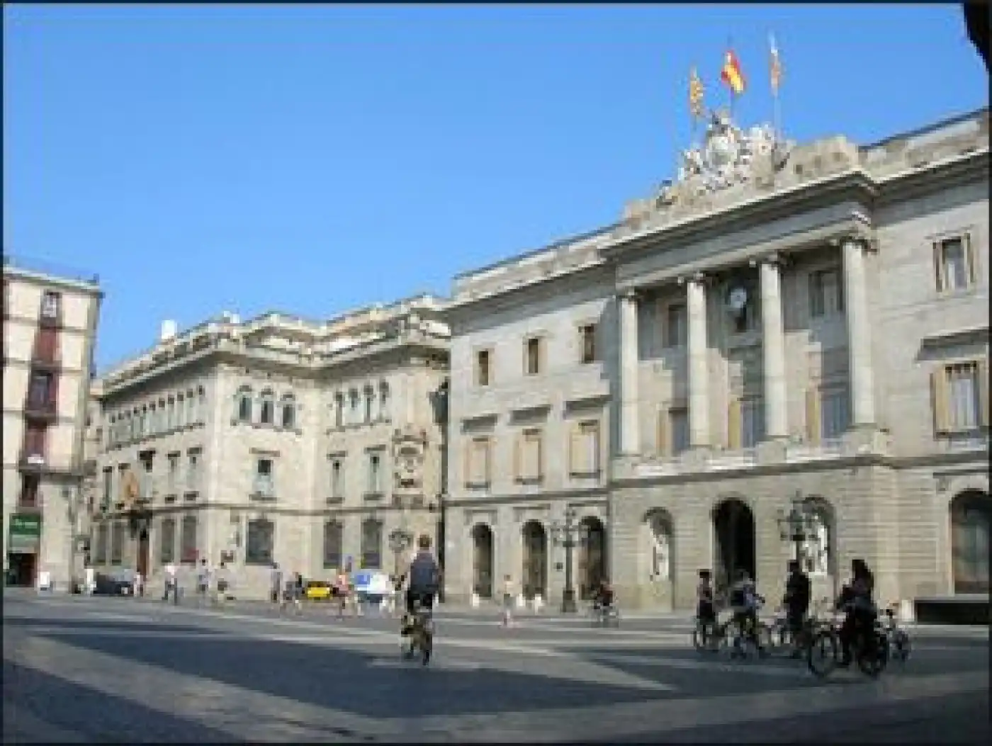 Vista exterior de Edifici en venda en Barcelona