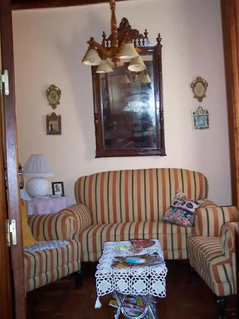 Sala d'estar de Casa adosada en venda en Almadén