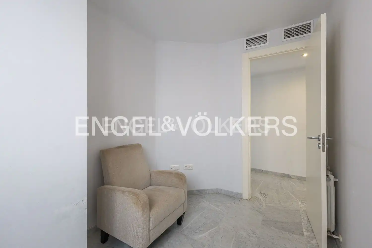 Piso en venta en Valencia con Aire acondicionado, Calefacción y Terraza
