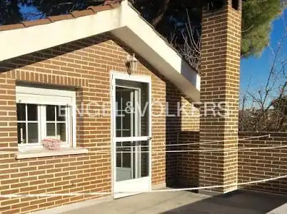 Vista exterior de Casa o chalet de alquiler en Madrid con Calefacción y Se aceptan mascotas