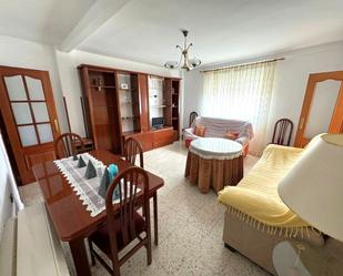 Sala d'estar de Casa o xalet en venda en Almuradiel amb Aire condicionat i Terrassa