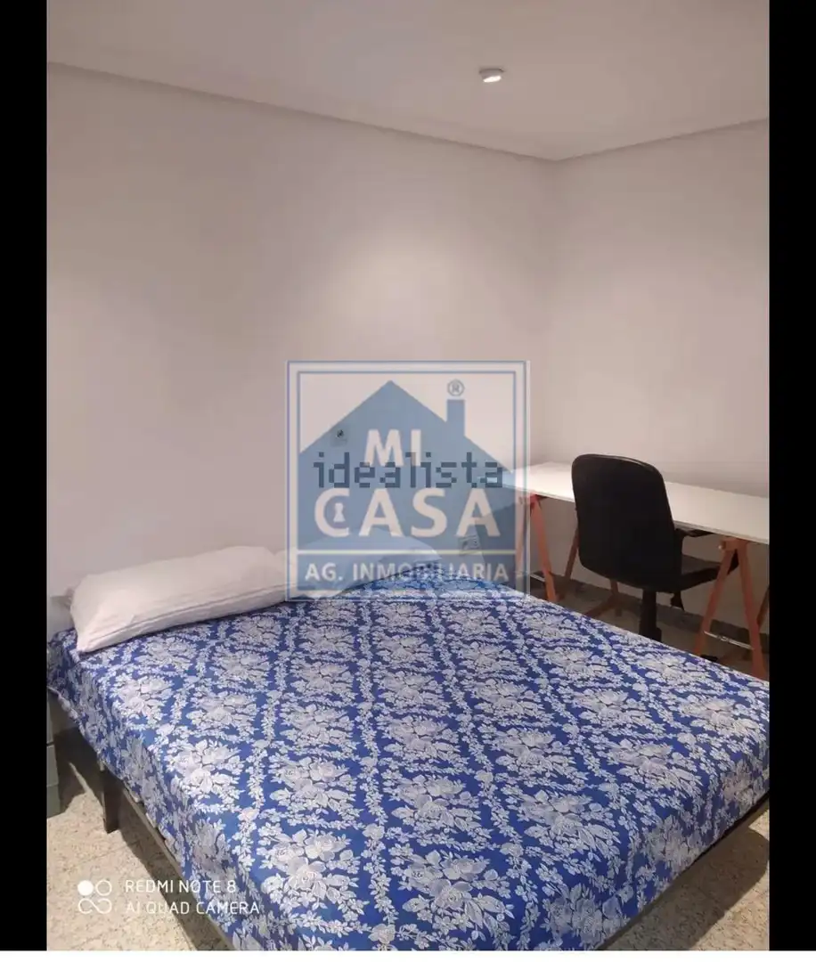 Dormitori de Pis de lloguer en Mérida amb Calefacció, Terrassa i Moblat