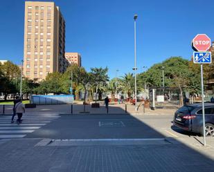 Vista exterior de Garatge en venda en L'Hospitalet de Llobregat