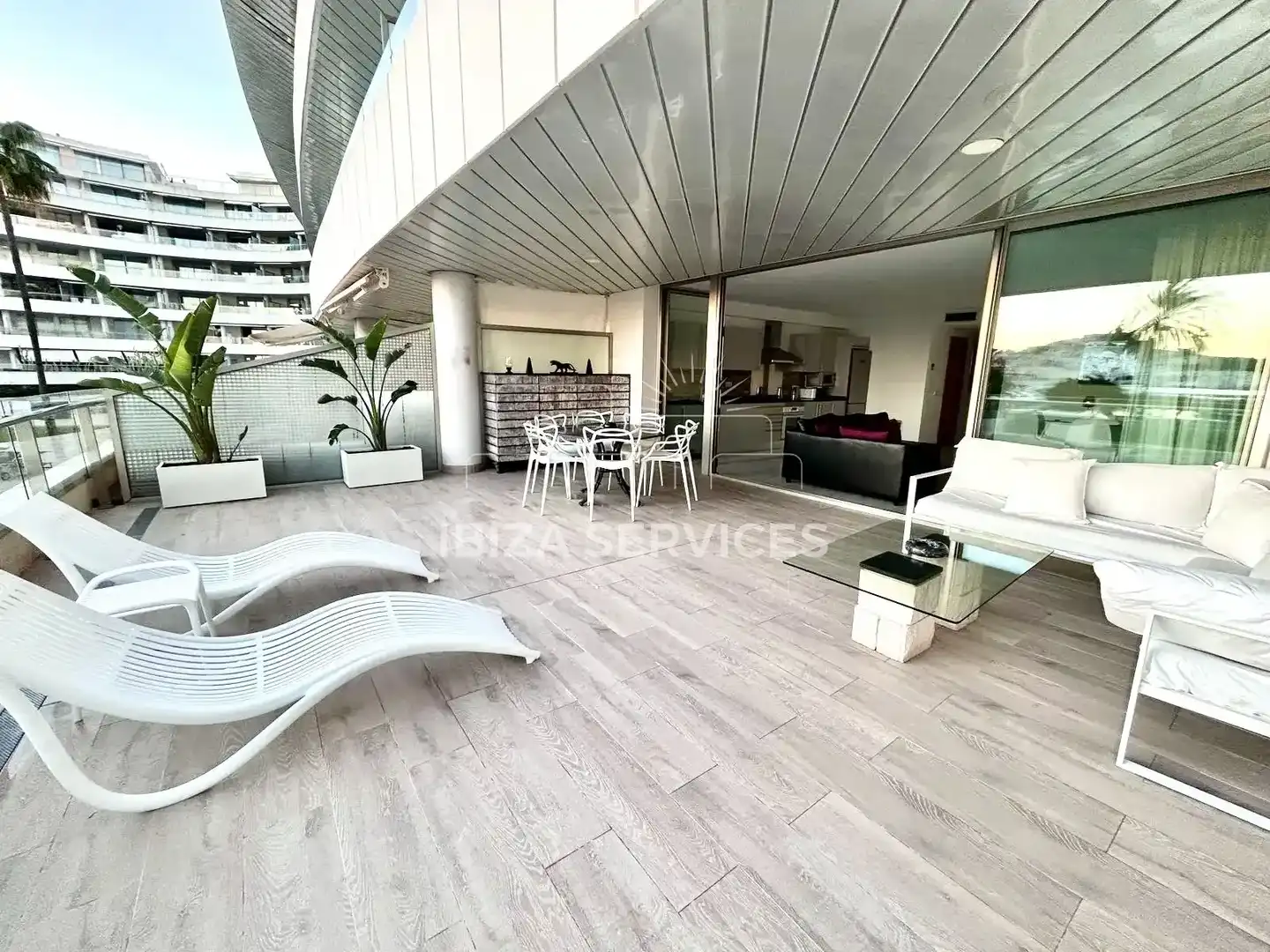 Terrassa de Pis en venda en Eivissa amb Aire condicionat, Jardí privat i Piscina