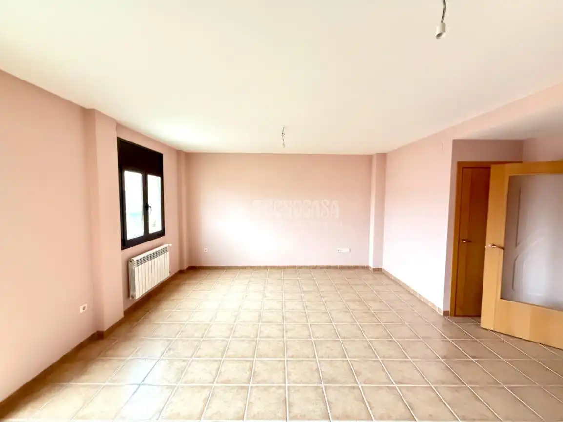 Sala d'estar de Casa adosada en venda en Sigüenza amb Aire condicionat i Calefacció