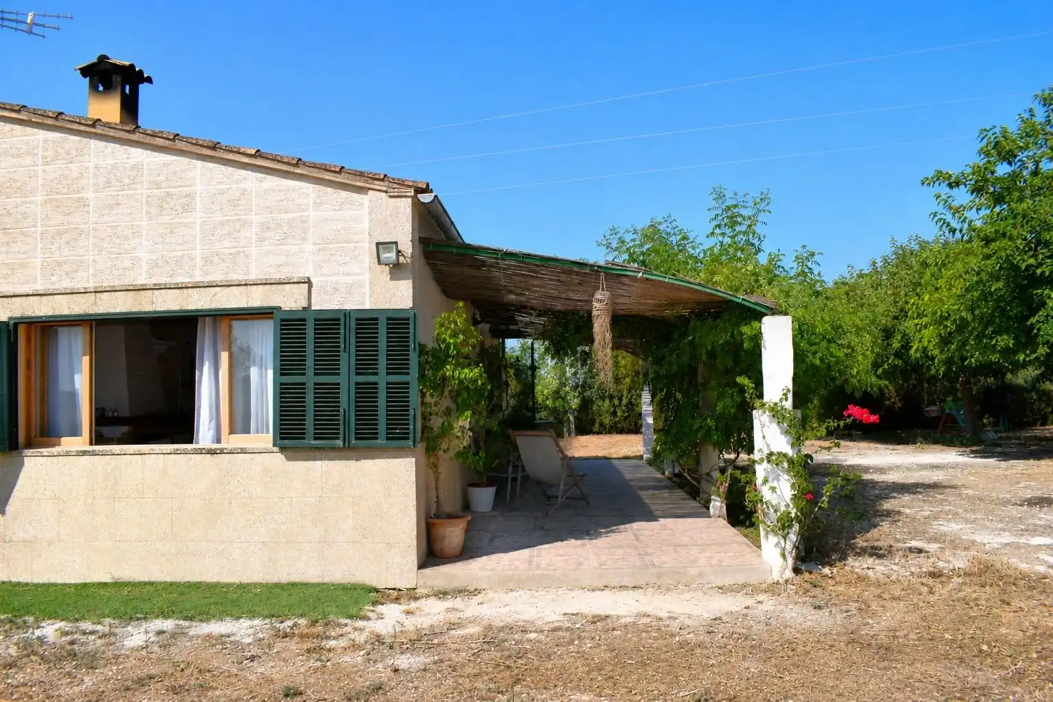 Vista exterior de Finca rústica en venda en Lloret de Vistalegre amb Aire condicionat, Jardí privat i Terrassa