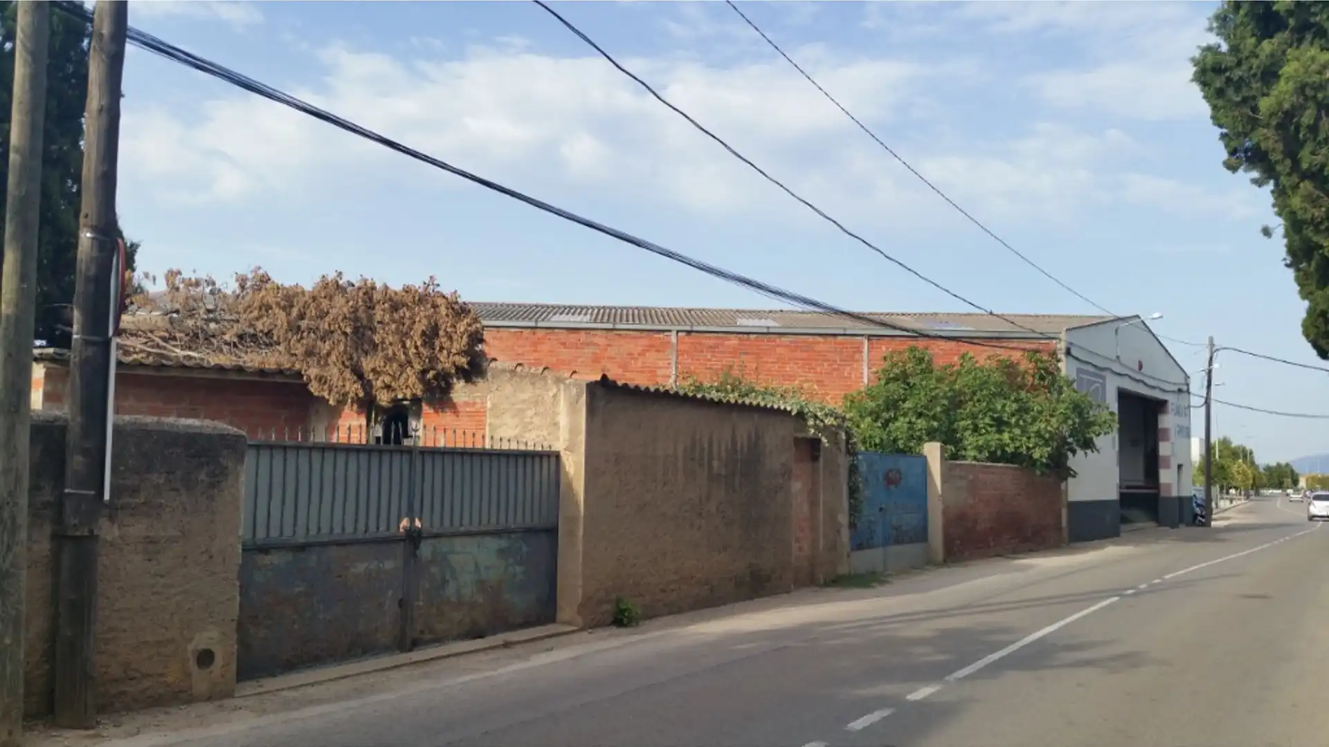 Exterior view of Industrial land for sale in Figueres