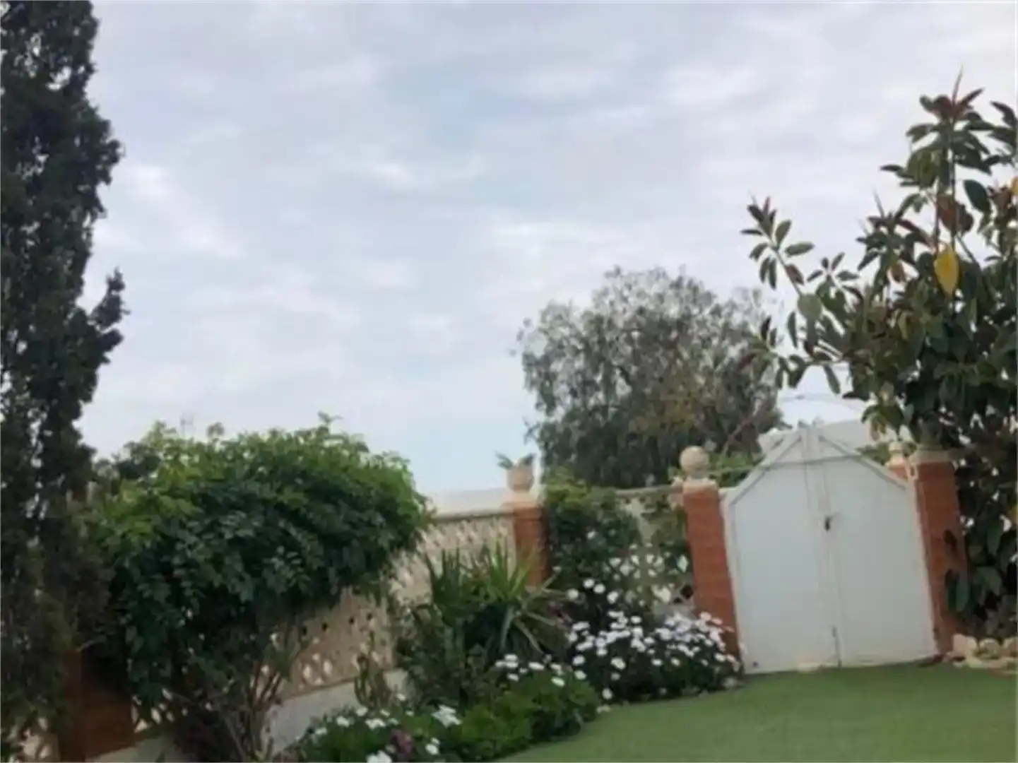 Jardí de Casa o xalet de lloguer en  Almería Capital amb Aire condicionat i Piscina