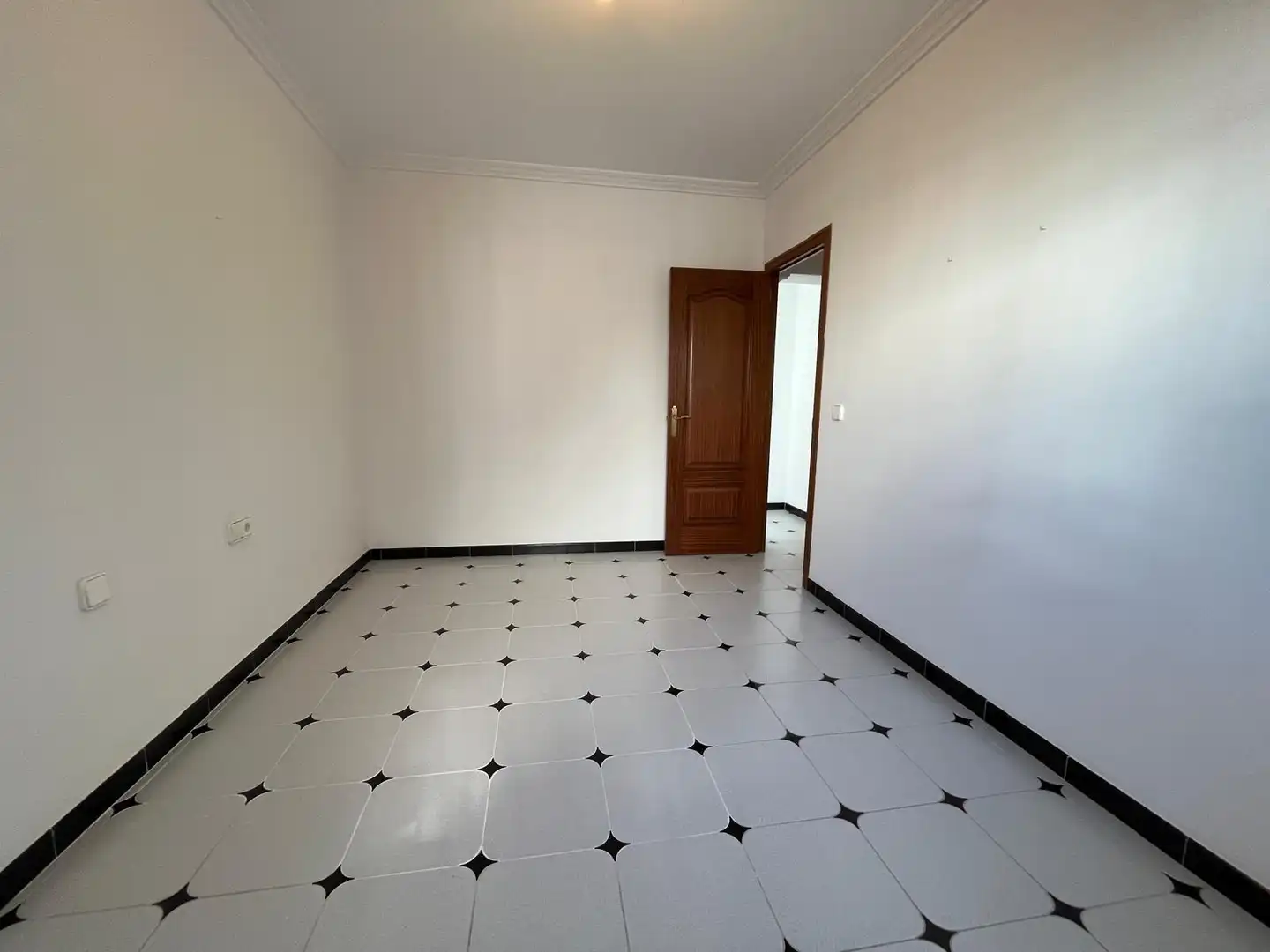 Schlafzimmer von Haus oder Chalet zum Verkauf in Dos Hermanas mit Terrasse, Abstellraum und Balkon