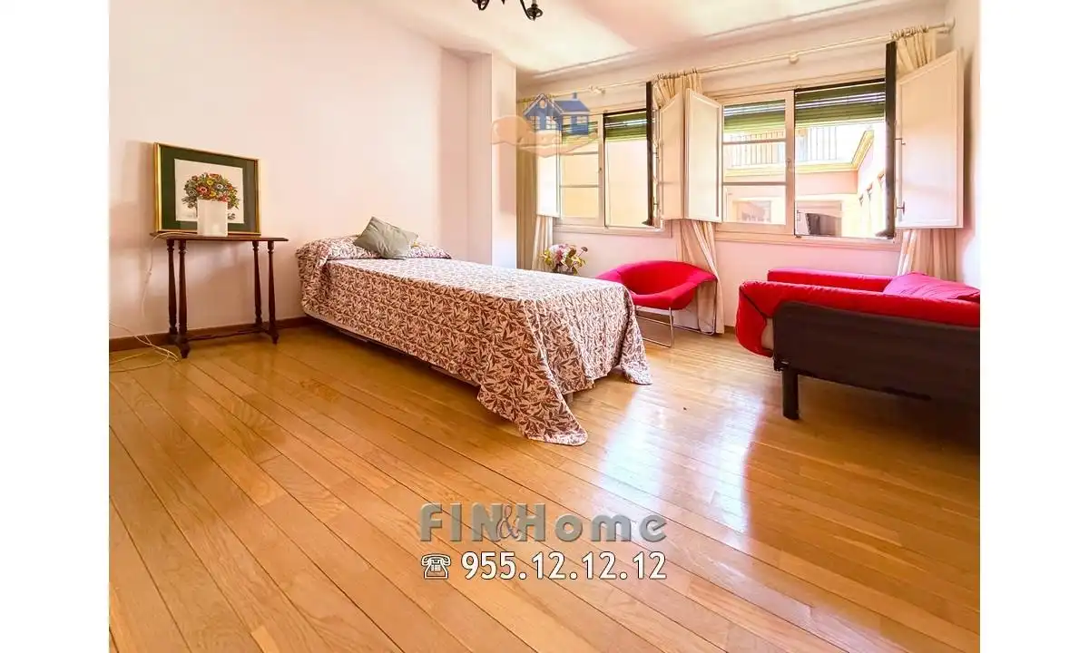 Habitación de Ático de alquiler en Sevilla con Aire acondicionado, Calefacción y Jardín privado