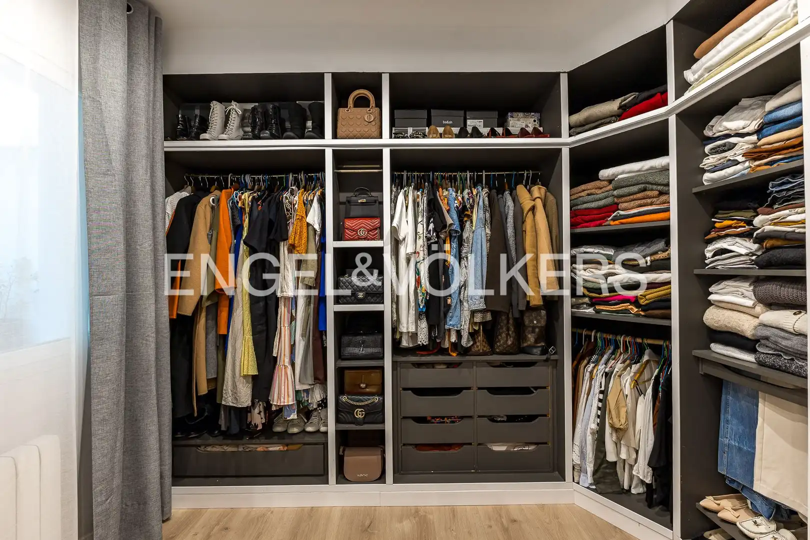 Flat for rent in Barcelona  with Air Conditioner, Heating and Private garden