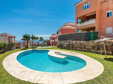 Wohnung mit Pool zum Verkauf in La Duquesa