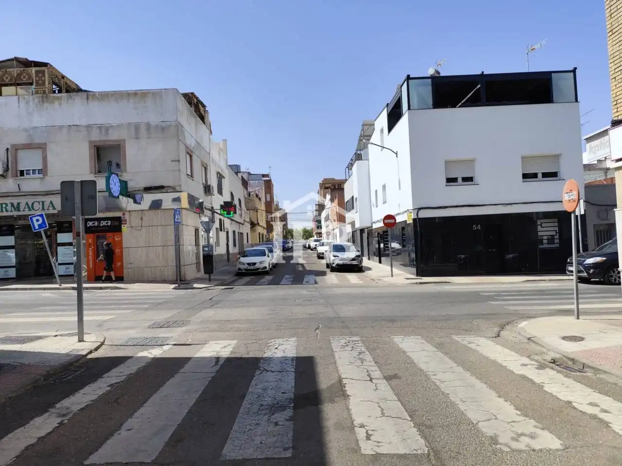 Vista exterior de Casa o xalet en venda en Badajoz amb Aire condicionat, Calefacció i Jardí privat