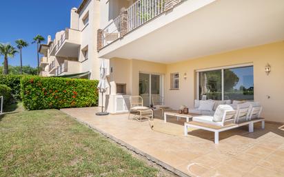 Jardí de Planta baixa en venda en Marbella amb Aire condicionat, Terrassa i Piscina