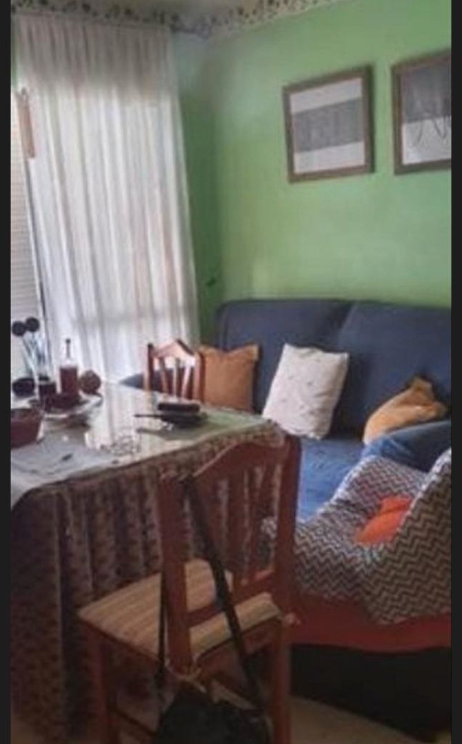 Living room of Flat for sale in  Sevilla Capital  with Air Conditioner and Furnished