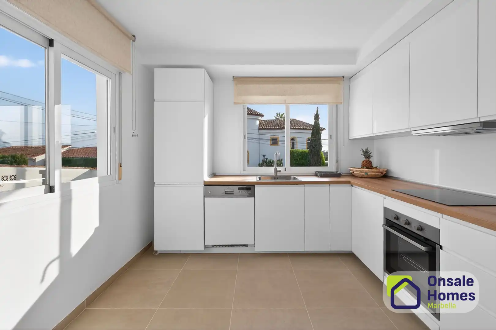 Kitchen of Houses for sale in Marbella  with Air Conditioner, Private garden and Terrace
