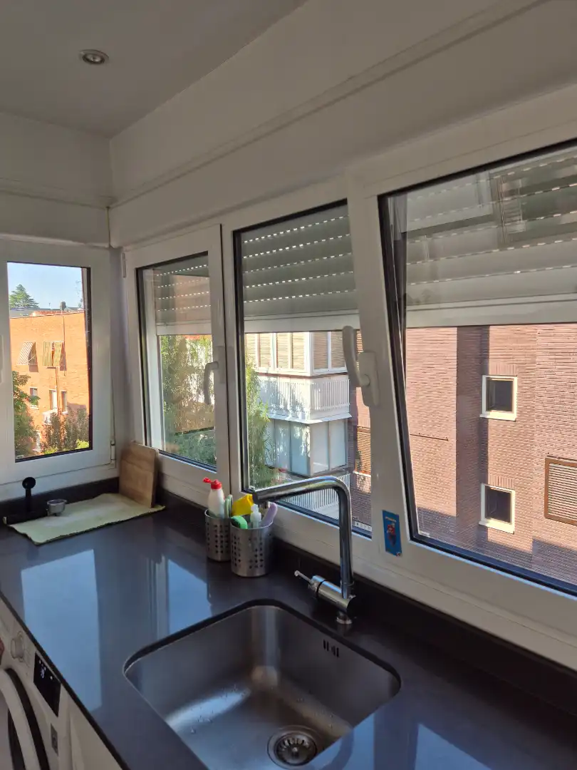 Cocina de Dúplex de alquiler en Madrid con Aire acondicionado, Calefacción y Piscina