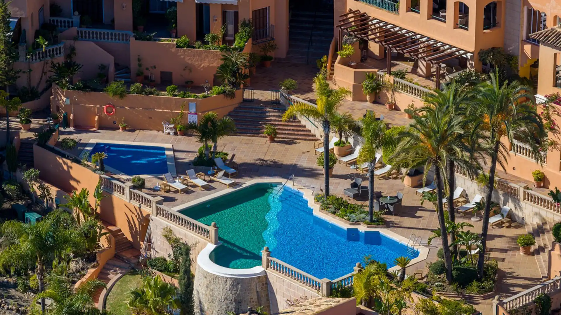 Piscina de Dúplex en venta en Marbella con Aire acondicionado, Terraza y Trastero