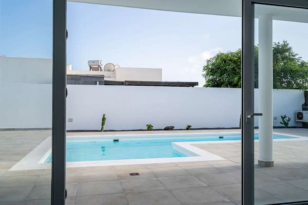 Piscina de Casa o xalet en venda en Yaiza amb Jardí privat, Terrassa i Piscina