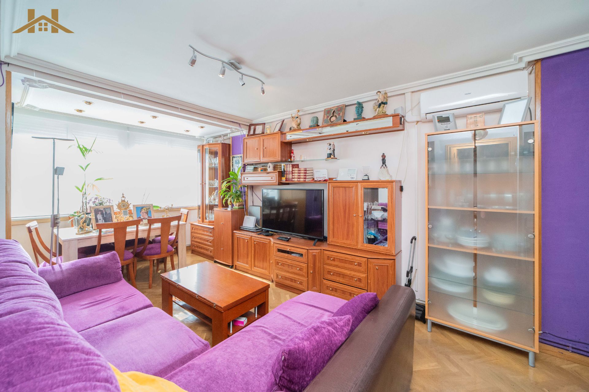 Living room of Flat for sale in Fuenlabrada  with Air Conditioner, Heating and Parquet flooring