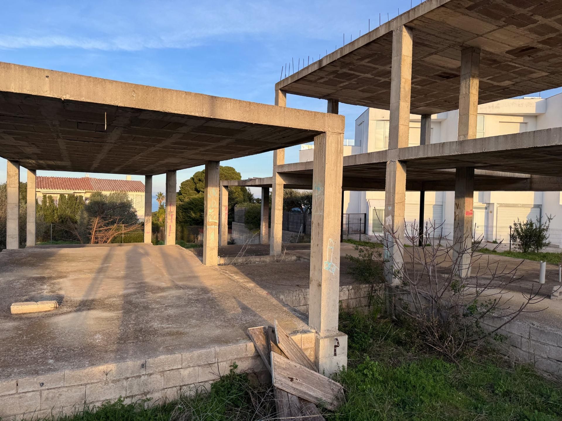 Vista exterior de Edifici en venda en Llançà