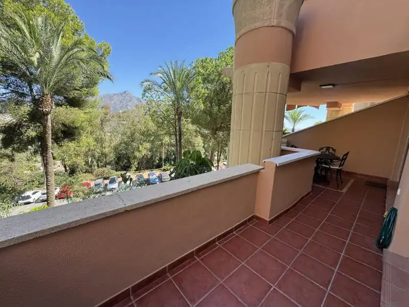 Apartamento con terraza en venta en Nueva Andalucía, imagen 11