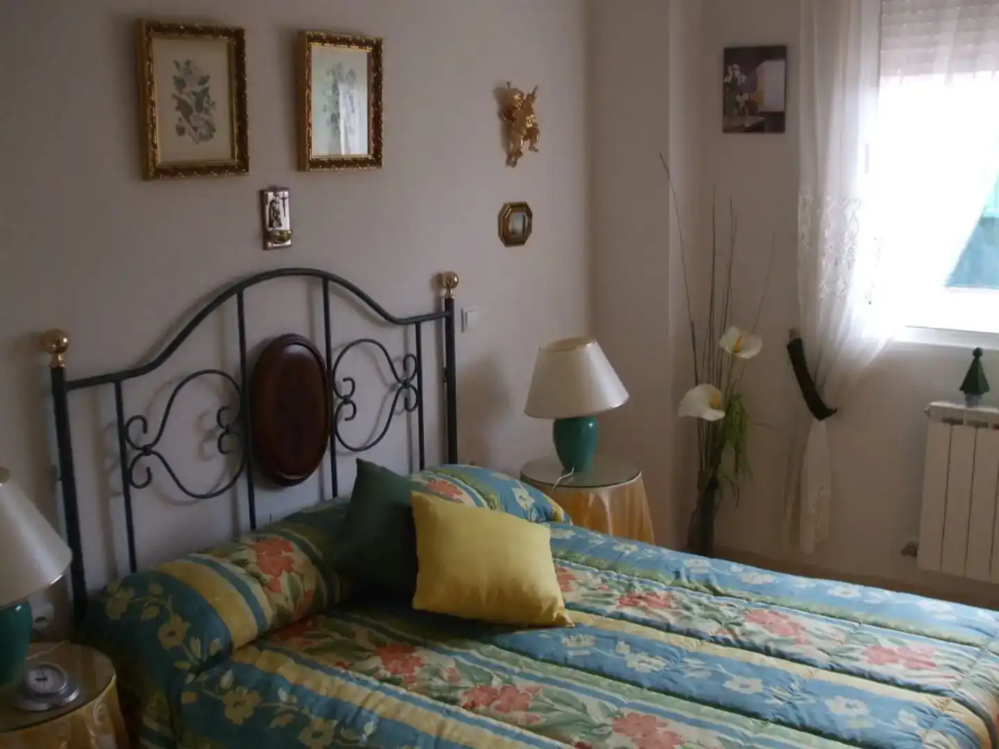 Habitación de Casa o chalet de alquiler en Mojados con Jardín privado, Parquet y Amueblado