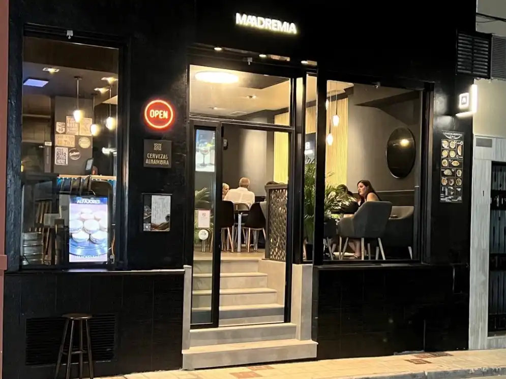 Local comercial en traspàs a Limonar 1