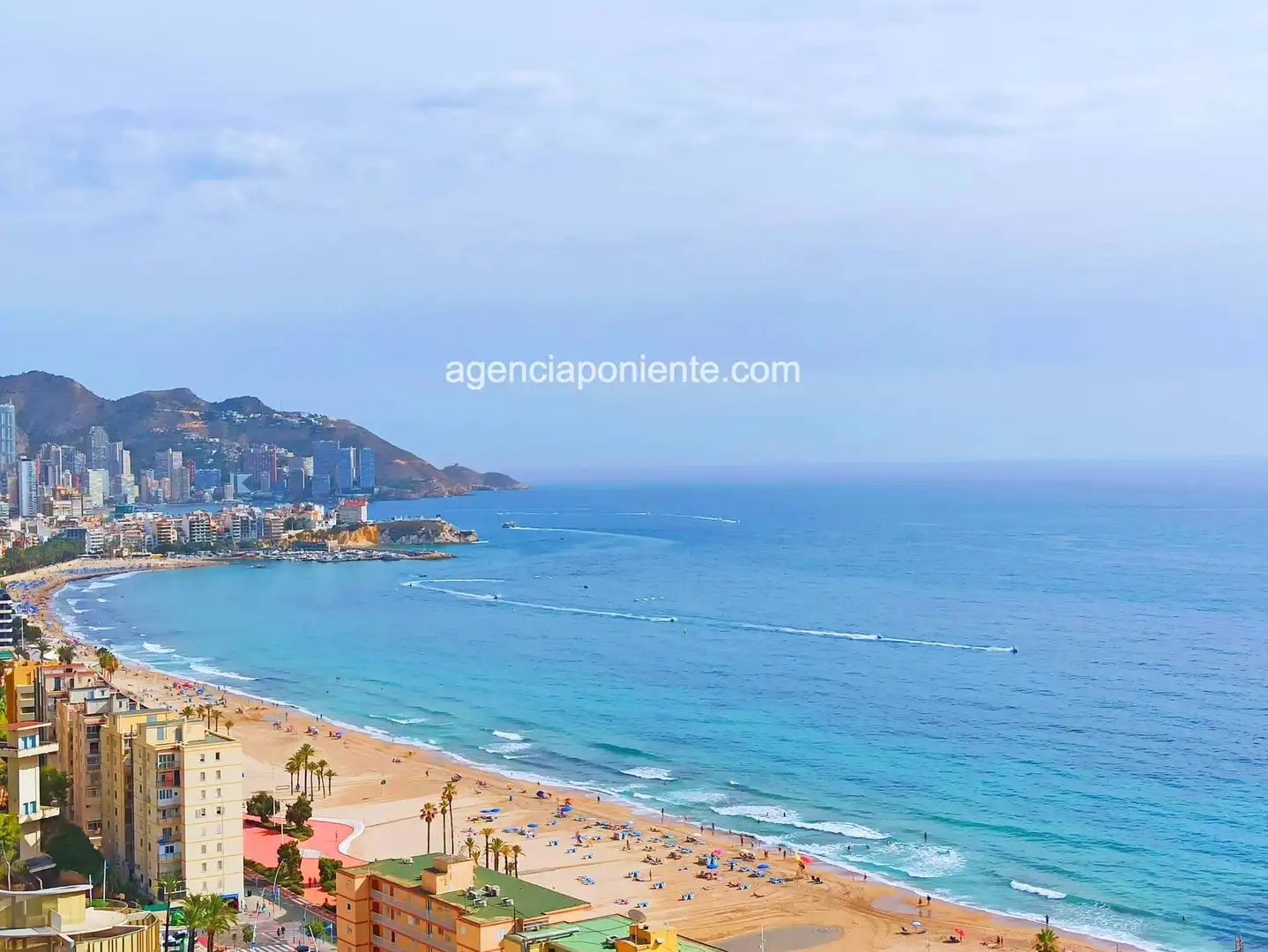 Vista exterior de Piso de alquiler en Benidorm con Aire acondicionado, Calefacción y Terraza