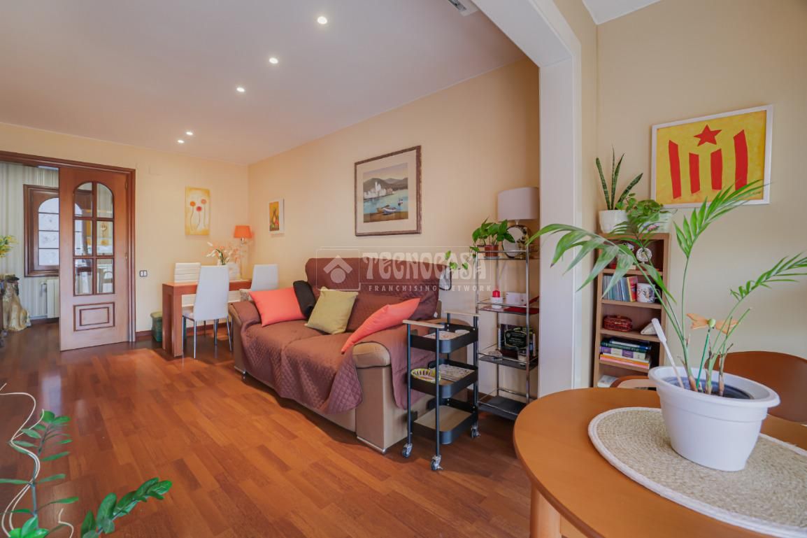 Sala d'estar de Pis en venda en Sant Feliu de Llobregat amb Aire condicionat i Calefacció