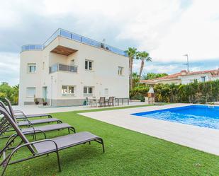 Piscina de Casa o xalet en venda en Torrevieja amb Aire condicionat, Calefacció i Jardí privat