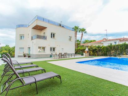 Swimming pool of House or chalet for sale in Torrevieja  with Air Conditioner, Heating and Private garden