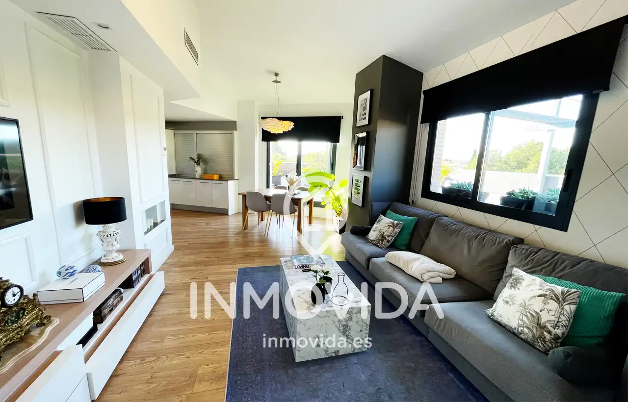 Sala d'estar de Àtic en venda en Paiporta amb Aire condicionat, Terrassa i Traster