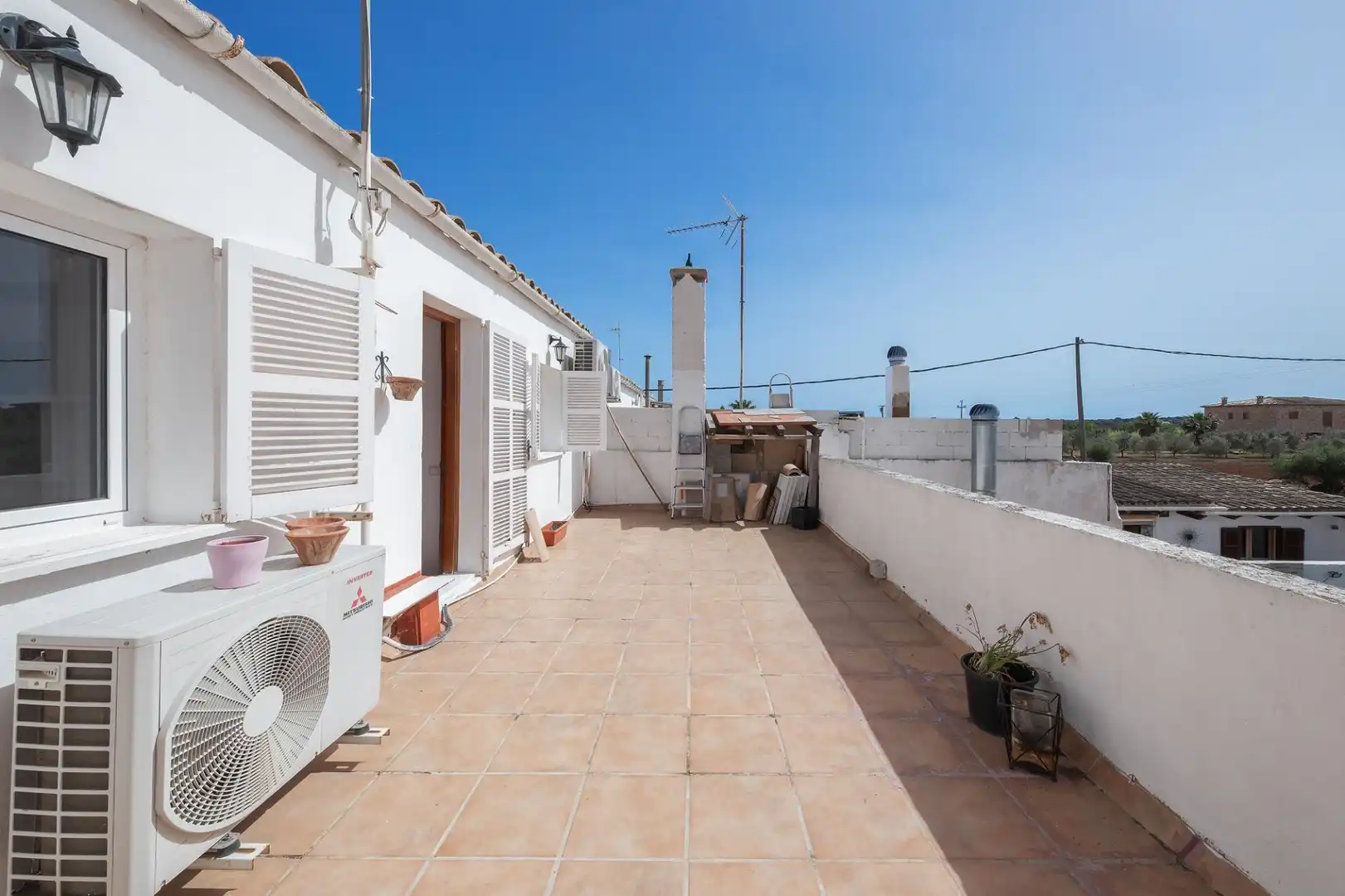 Terrasse von Einfamilien-Reihenhaus zur Miete in Campos mit Klimaanlage, Heizung und Parkett
