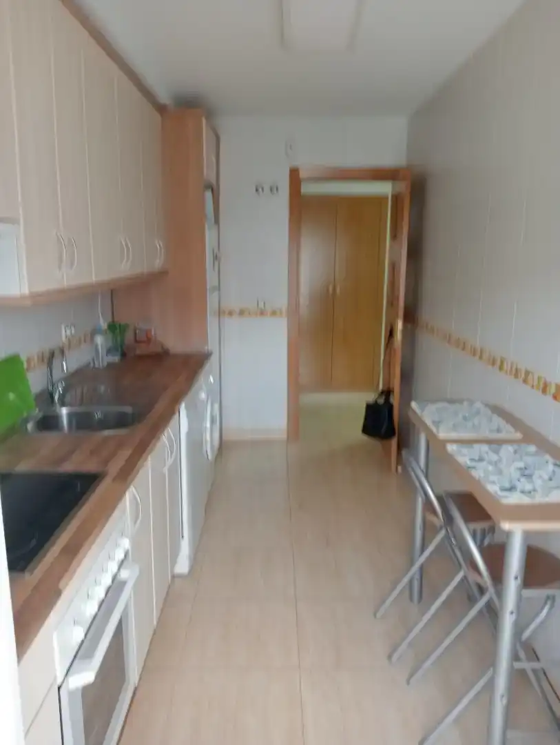 Cuina de Dúplex de lloguer en Candeleda amb Aire condicionat, Moblat i Forn