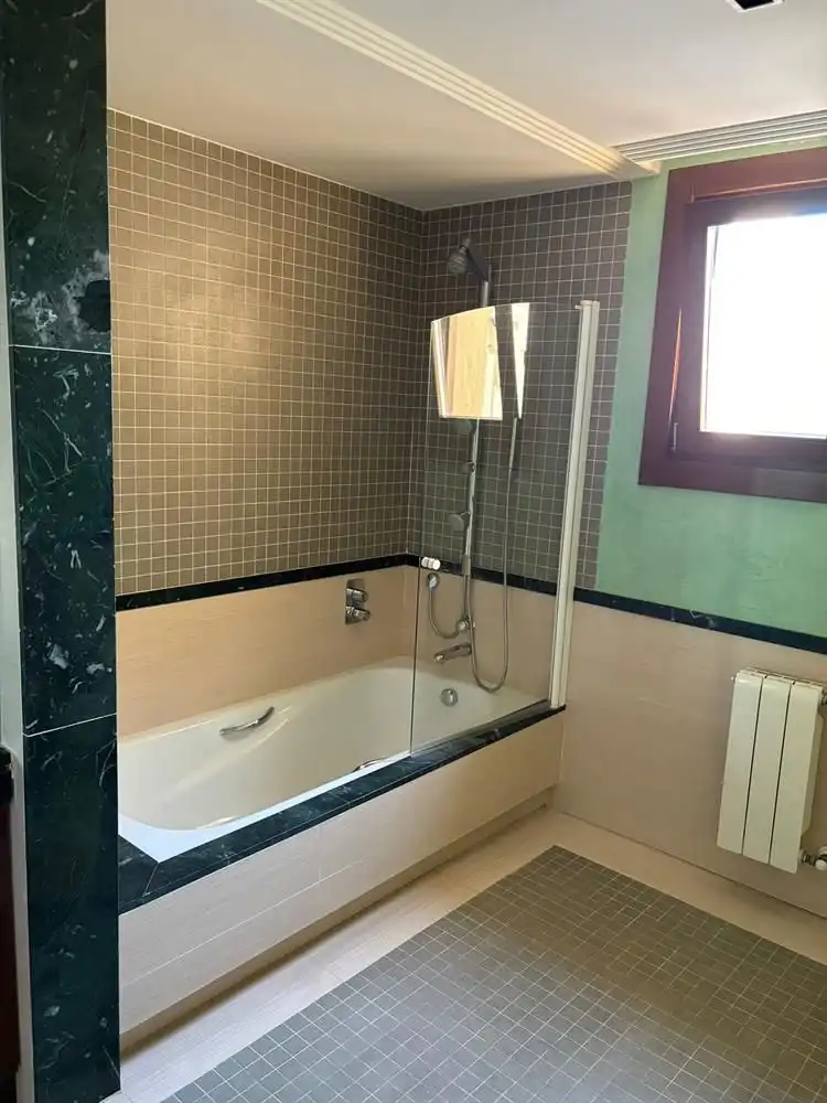 Baño de Casa o chalet en venta en L'Alfàs del Pi con Aire acondicionado, Jardín privado y Terraza