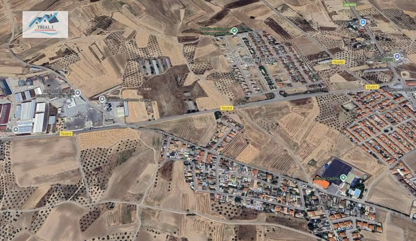 Casa o xalet en venda en Cedillo del Condado amb Jardí privat