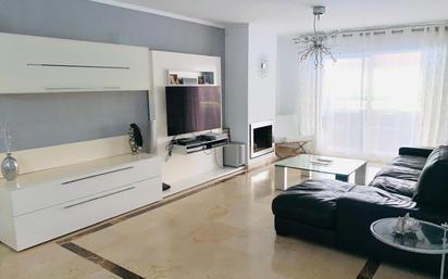 Sala d'estar de Apartament de lloguer en Marbella amb Aire condicionat