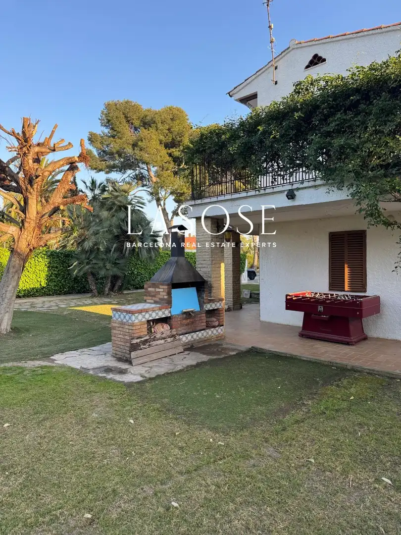 Exterior view of Houses for sale in Sitges  with Heating, Private garden and Parquet flooring