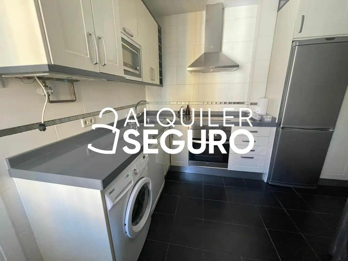 Kitchen of Flat for rent in Madrid  with Air Conditioner and Heating