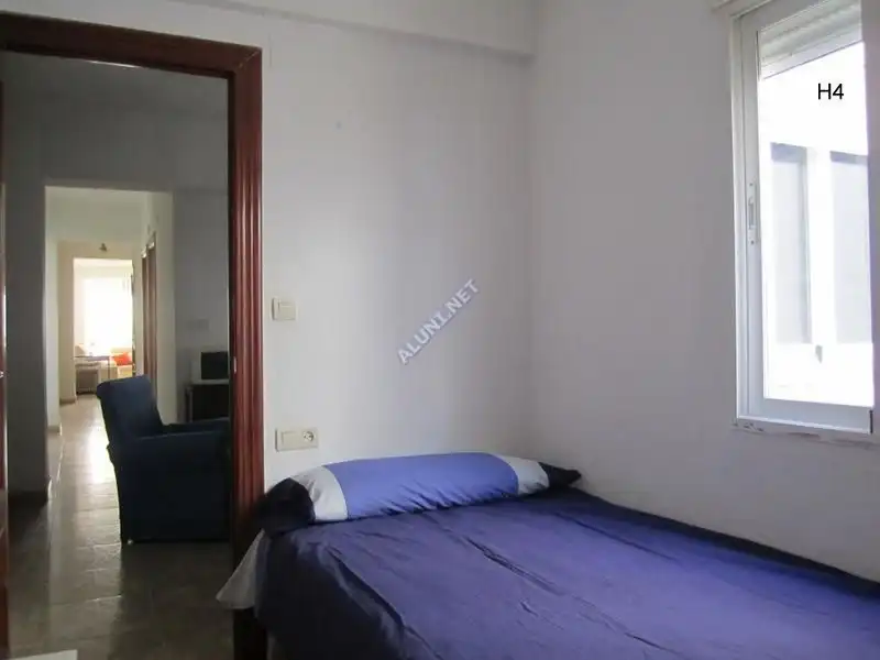 Habitación de Piso de alquiler en Granada con Aire acondicionado, Calefacción y Amueblado